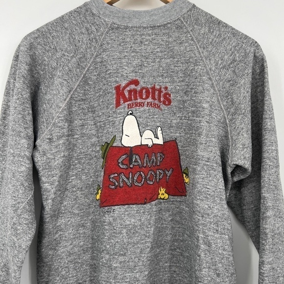 VINTAGE LOS ANGELES KNOTTS BERRY FARM SNOOPY CREWNECK SWEATER SMALL - Picture 2 of 4